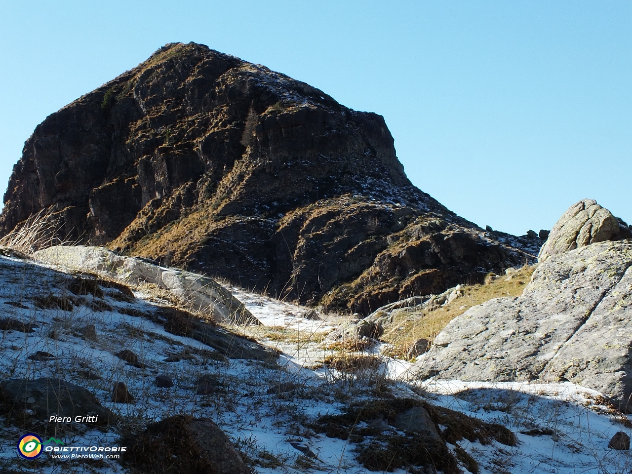 25 Il più alto dei Tre Pizzi (2167 m).JPG